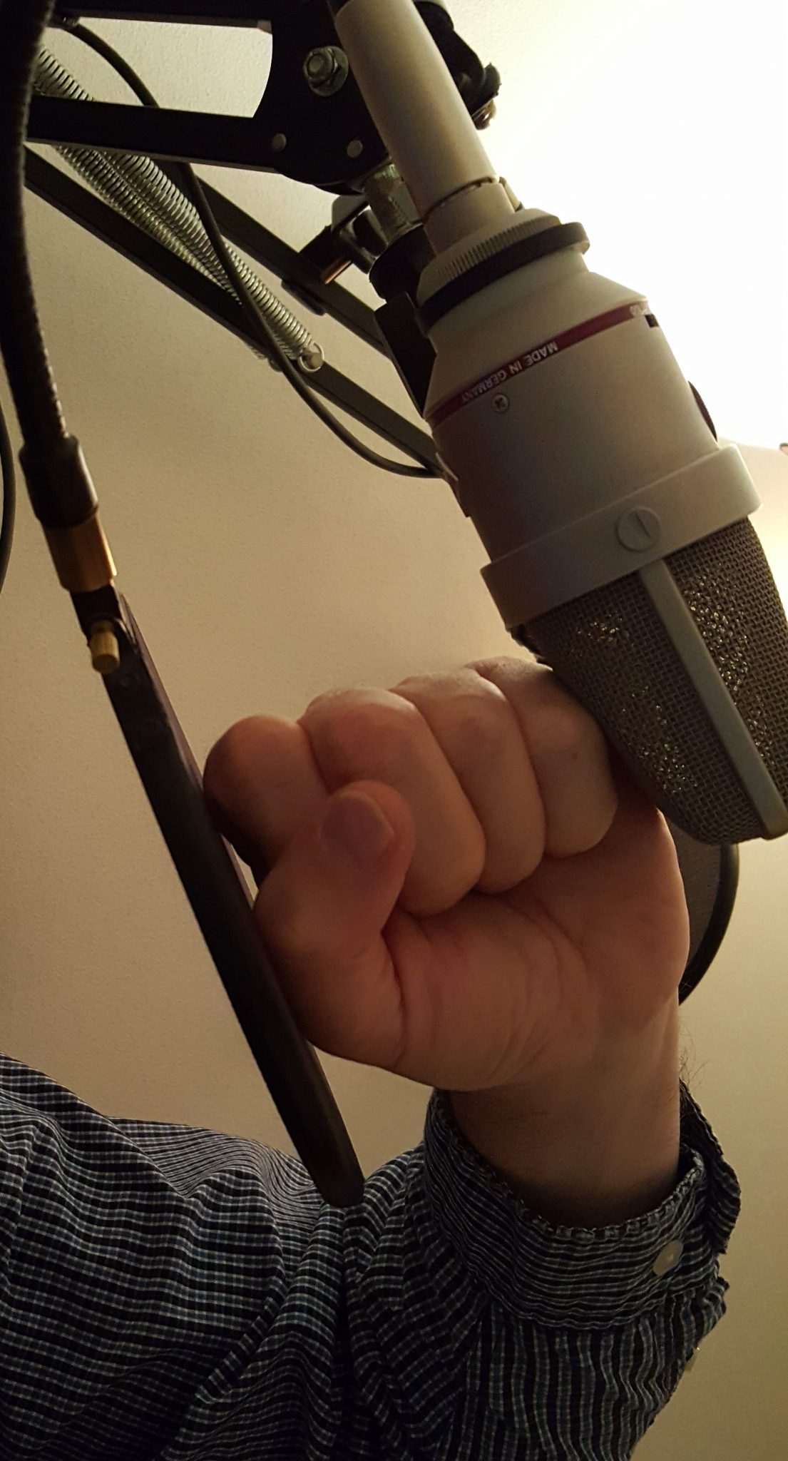 Mic Technique-Pop Filter Placement